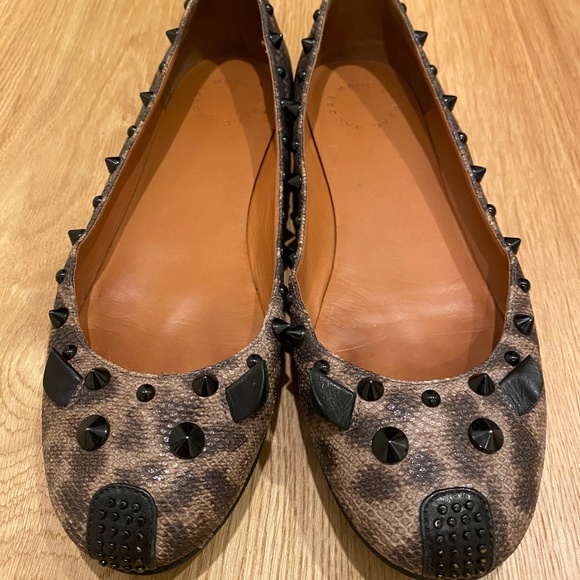 Marc Jacobs Shoes - Marc Jacobs Flat